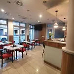 Hotel Monde