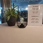 Monde Hotel