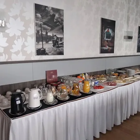 Monde מלון Uherský Brod