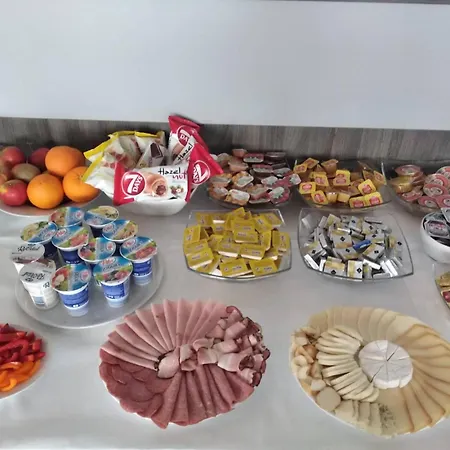 Monde מלון Uherský Brod