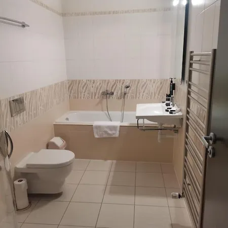 מלון Monde Uherský Brod