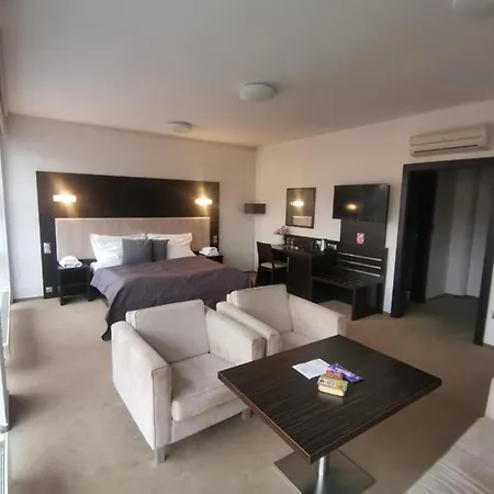 Monde מלון Uherský Brod