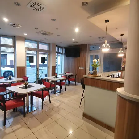 Hotel Monde