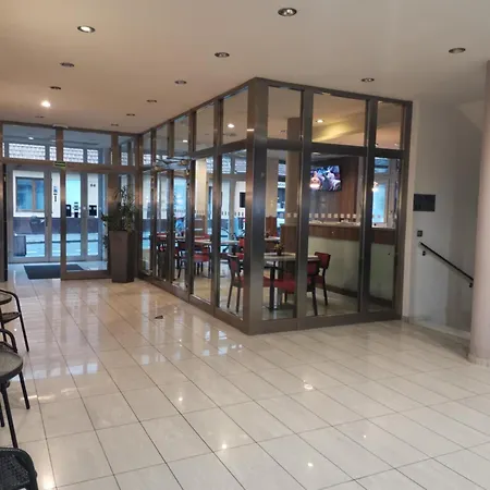 Hotel Monde 4*