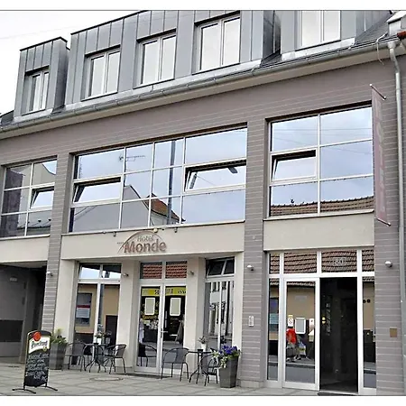 Hotel Monde