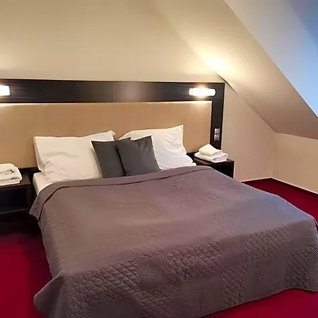 Monde 4* Uherský Brod
