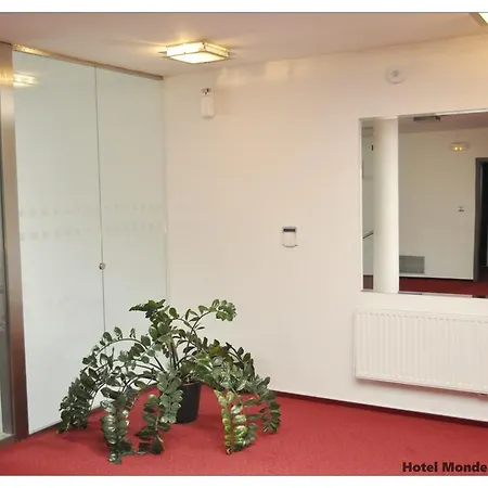 Monde מלון Uherský Brod