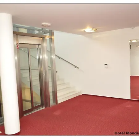 Monde Hotell