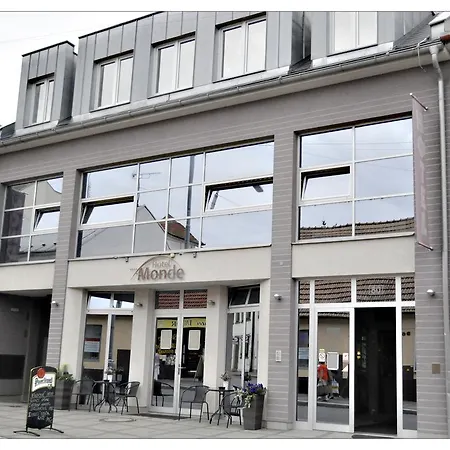 מלון Monde Uherský Brod