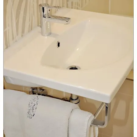 Monde Отель Угерски-Брод