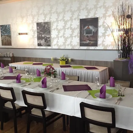 Monde מלון Uherský Brod