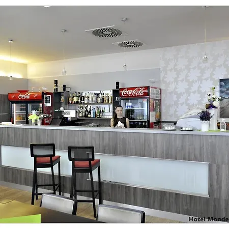Hotel Monde